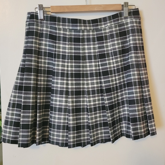 Ever New Dresses & Skirts - Ever New Kilt Green Black 8P